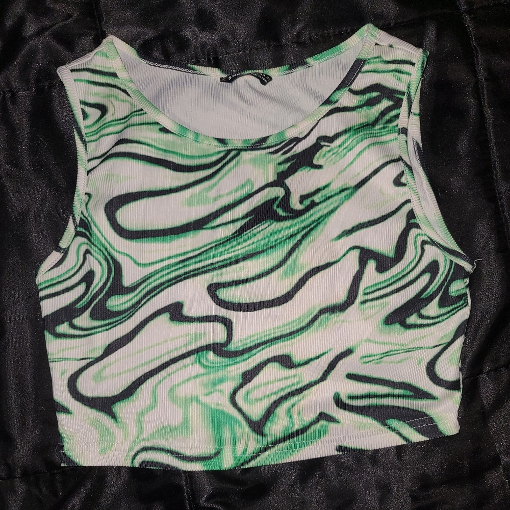 Women's green marble print sleeveless crop top